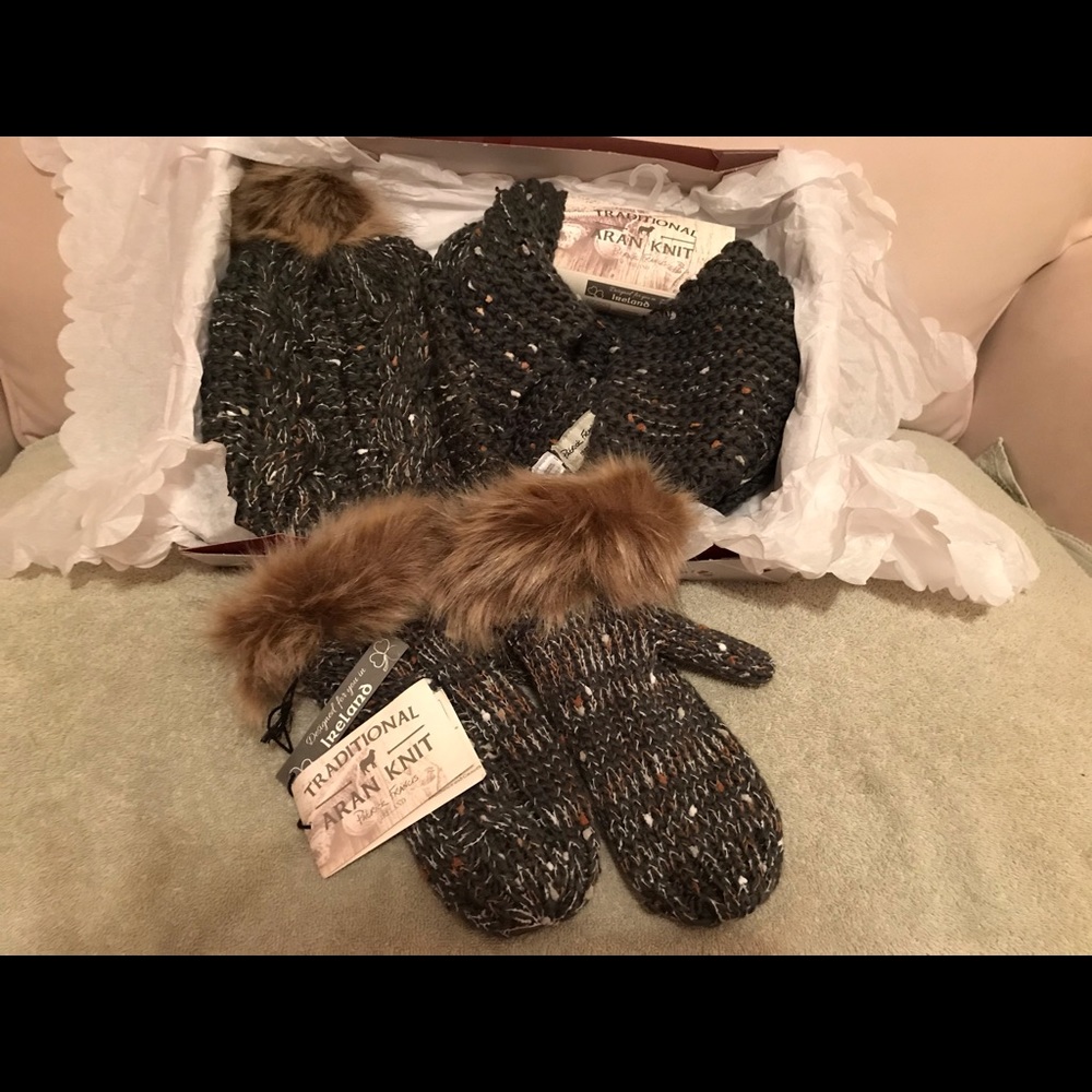Traditional Irish knit accessory set